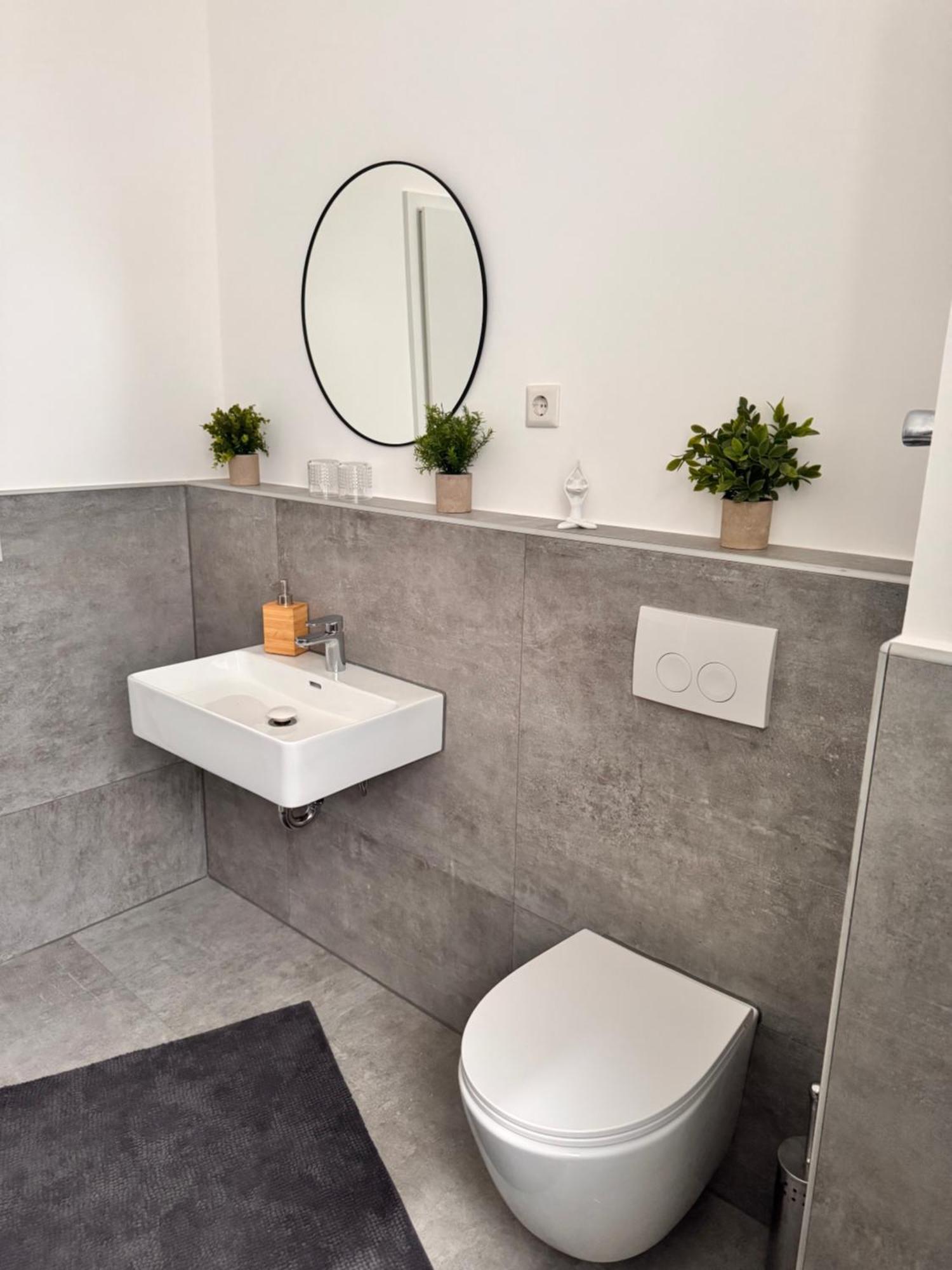Apartment Im Zentrum Mit Parkplatz & Neuem Badezimmer Magdeburg